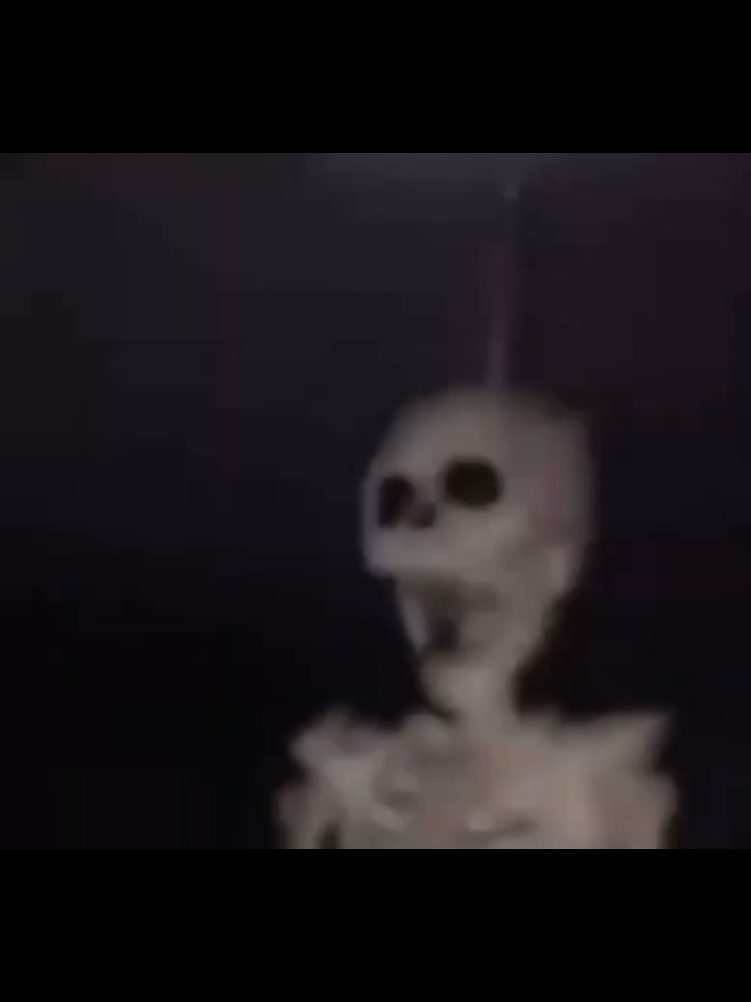skeleton running across the screen green screen - Pippit