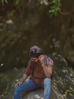 যে মায়ার ছায়াতে