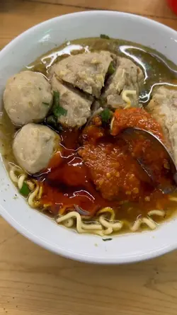 Makan bakso