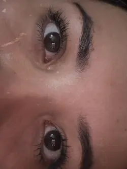 En tus ojos negros 