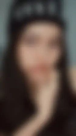 BLURRED 1 PHOTO