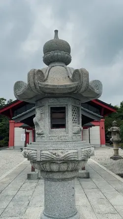 祈りを捧げる.Pray.