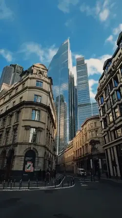 City vlog aesthetic