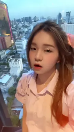 ตอนนั้นเธอยังตัวเล็กสโลว์