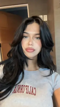 TURN HEADS