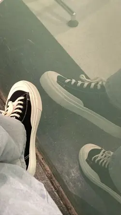 foto sepatu estetik