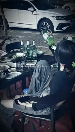 [2] Vạn sự tùy duyên