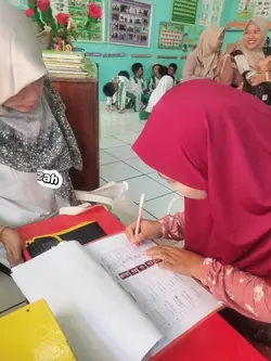 pembagian raport