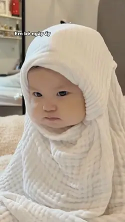 Em bé ngày ấy
