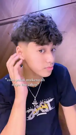 coba pakai mukena ah