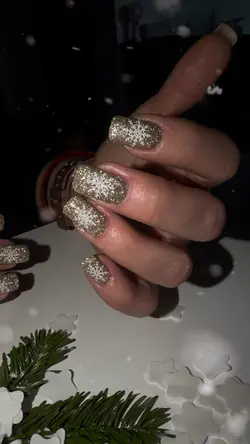 winter manicure