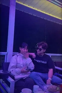 နတ်သမီးလေးနဲ့