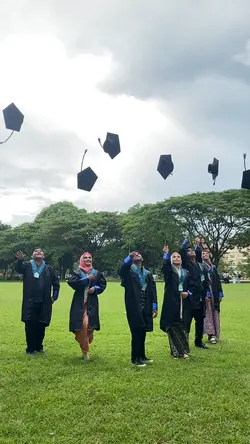 Wisuda Moment