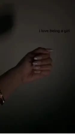 nails