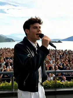 SOLO SINGER