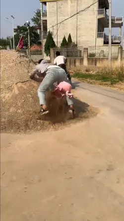 Sepedanya kekecilan