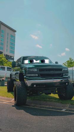 Recut | Trend eyes car