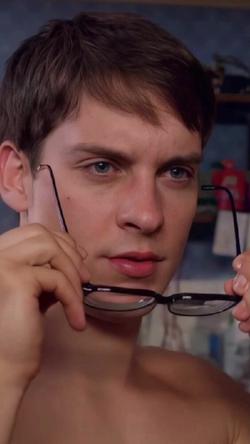 Recut | holding the glasses
