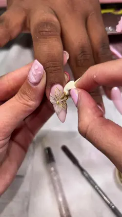 Thêm 8 đoạn video