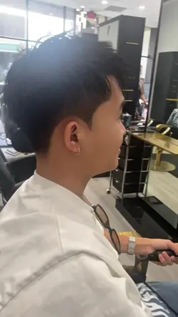 Thêm 5 đoạn video
